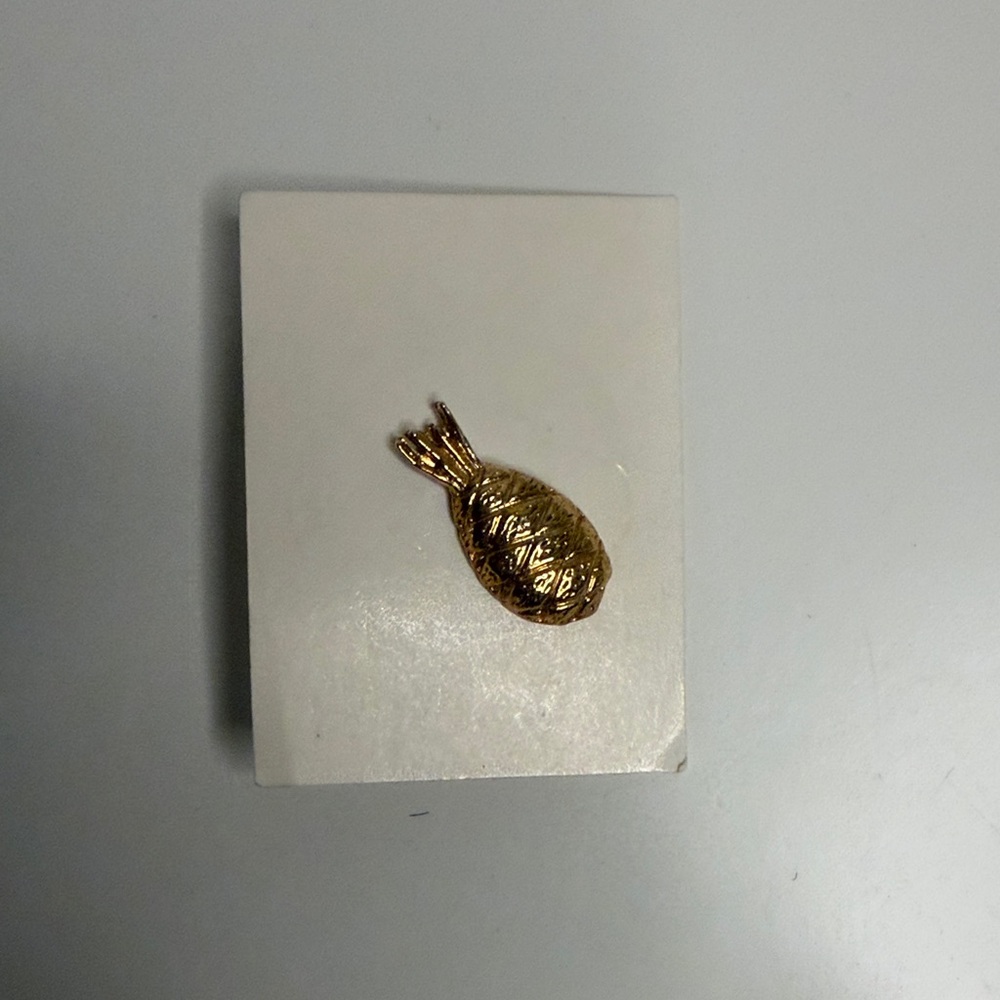 Charming PineappleGold Brooch